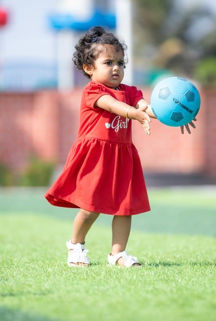 场上肢体冲 场上肢体冲